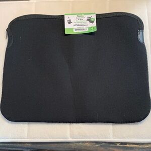 👁️4/$10👁️tech21 Black Neoprene Tablet Sleeve - Slim Zip Case